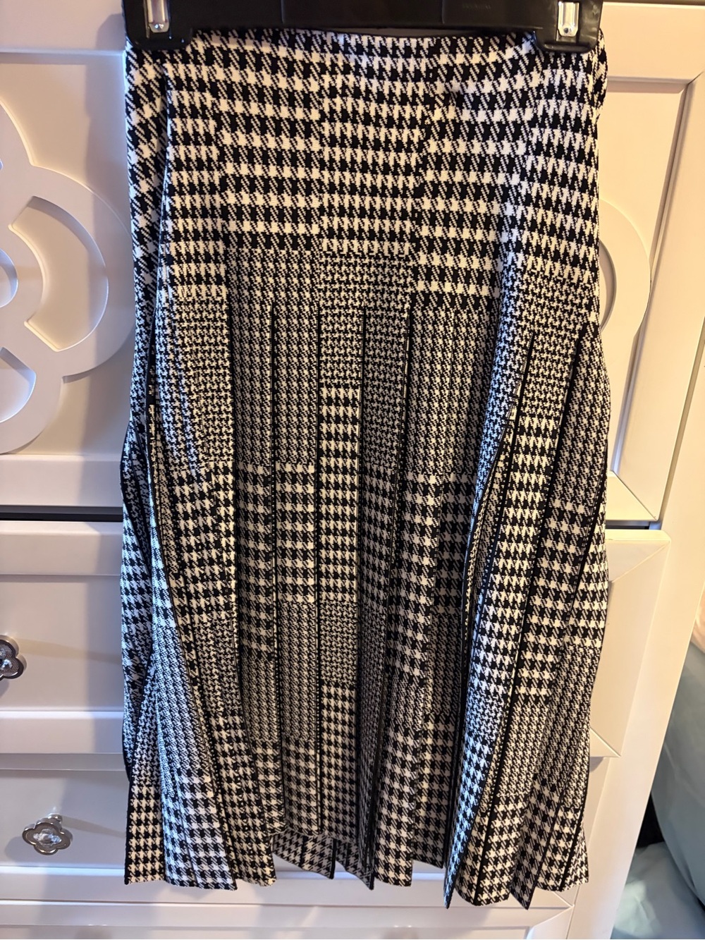 checkered apparalel pleated skirt